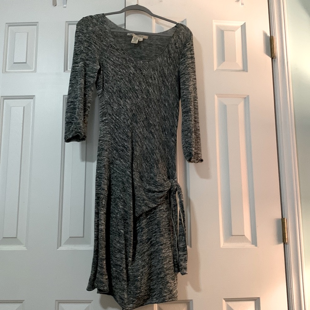 Flattering knit dress. Large.